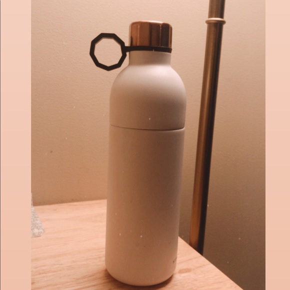 Starbuck hot and cold bottle - Picture 2 of 3